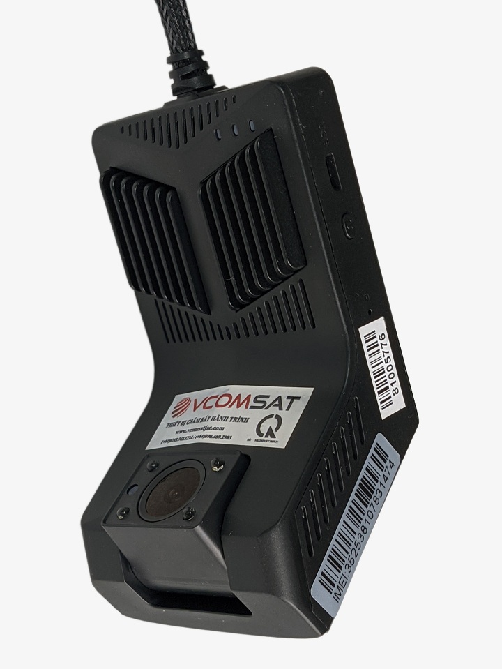 Trên sản phẩm camera hành trình VCS Cam-01 có dán nhãn chứng nhận hợp chuẩn, hợp quy để nhận biết